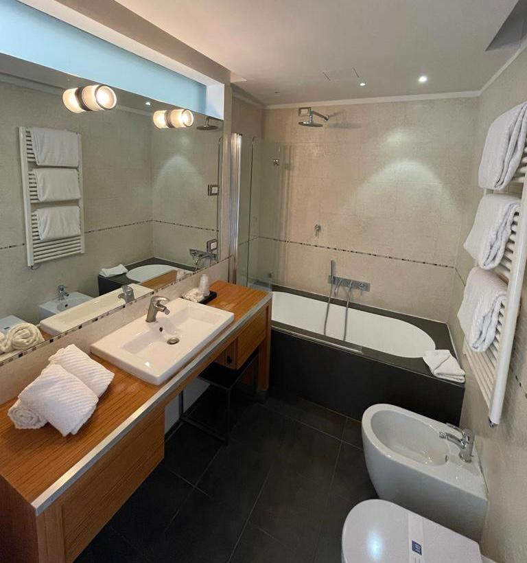 Ih Hotels Milano Centrale Guest House Eksteriør billede